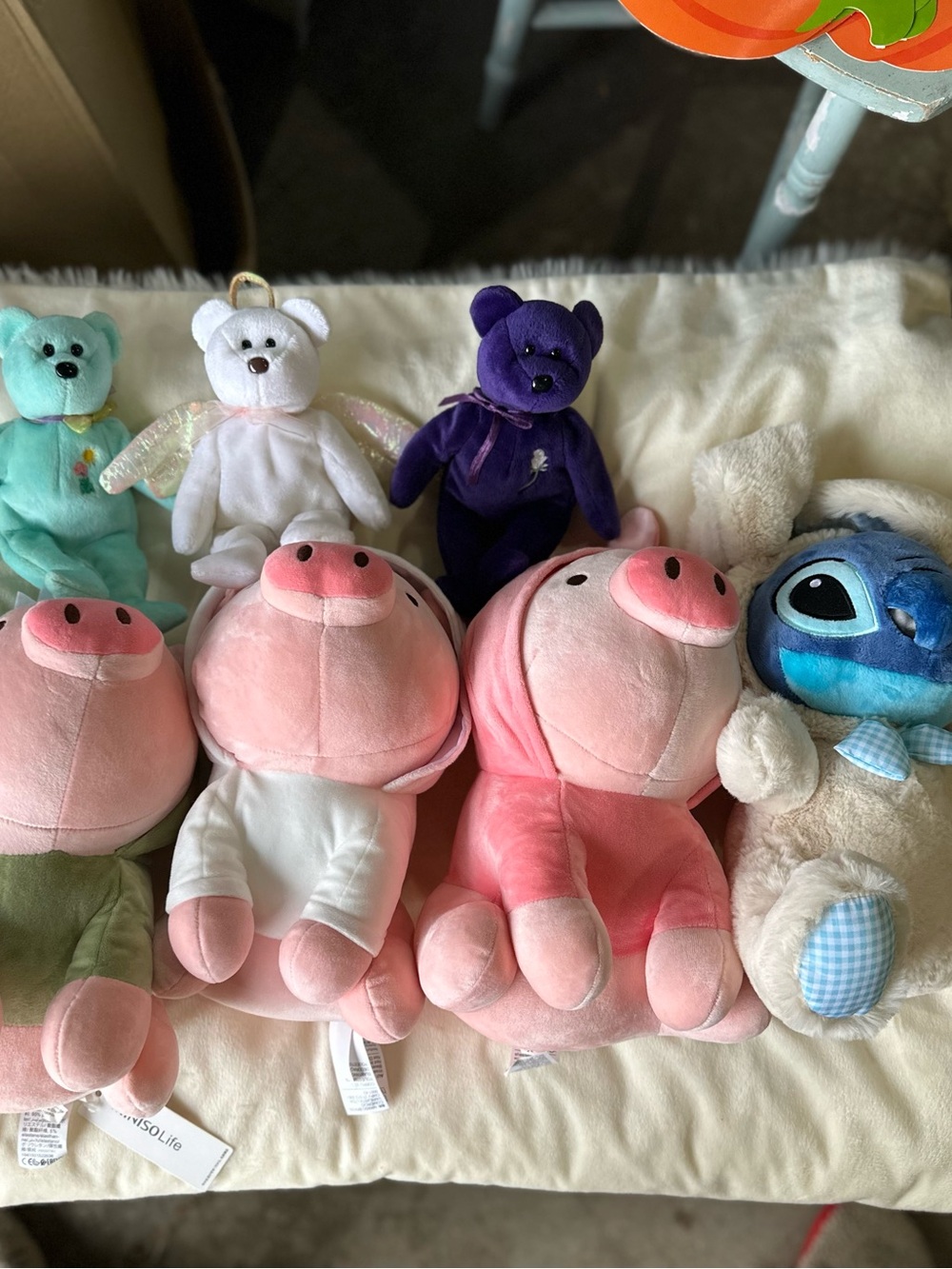 Plushy lot